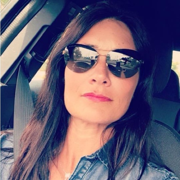 Meet your Posher, Mary - Picture 2 of 2